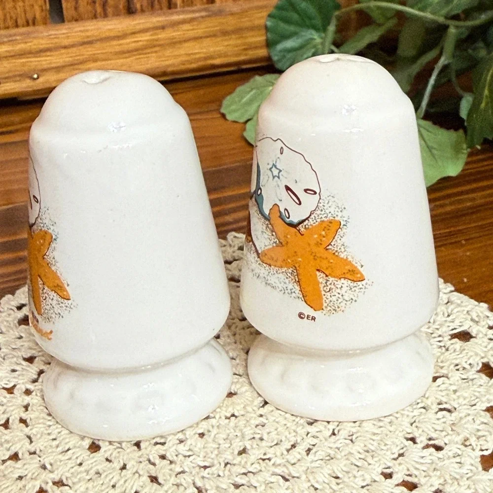 ER Salt and Pepper Shakers White Good Sanibel Island Beach Starfish
